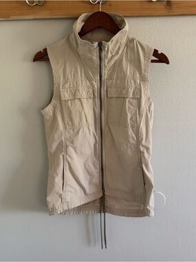 Columbia Women's Beige Zip Utility Vest